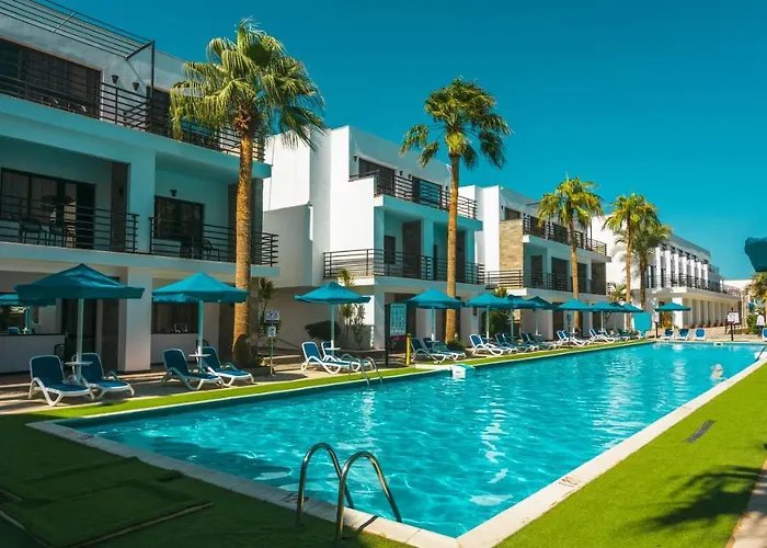 Hotel La Rosa Waves - Couple & Families Only