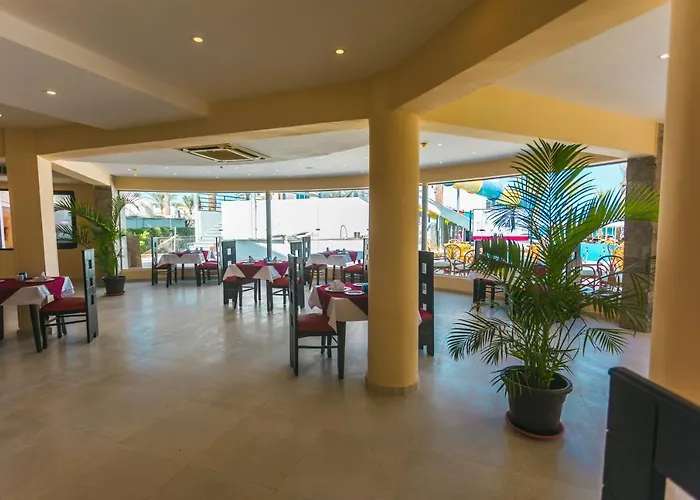 Hotel La Rosa Waves - Couple & Families Only 4*