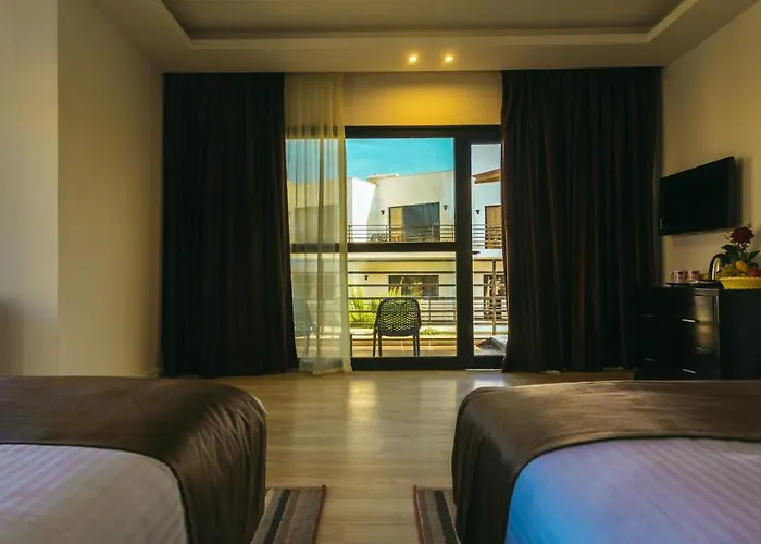 Hotel La Rosa Waves - Couple & Families Only