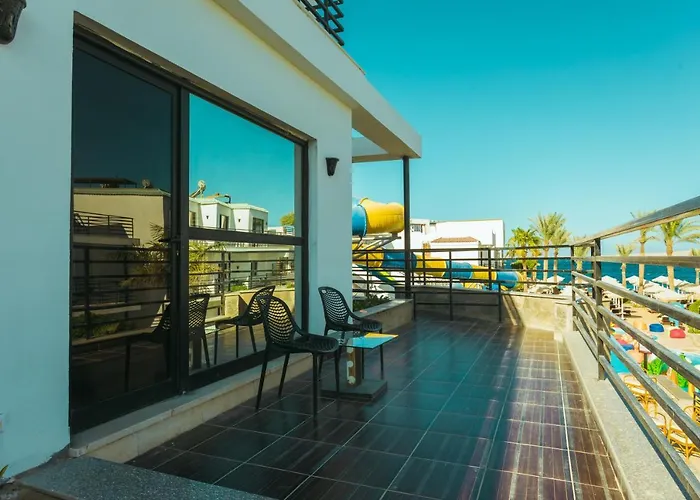 La Rosa Waves - Couple & Families Only Hotel 4*