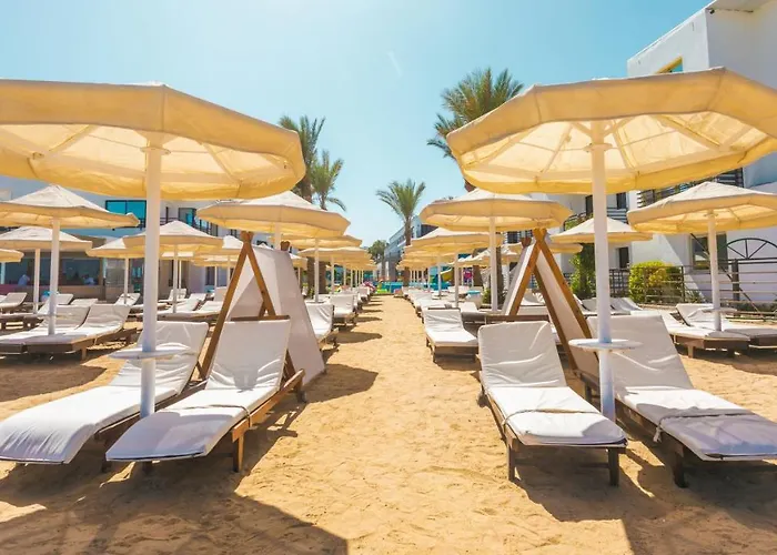 La Rosa Waves - Couple & Families Only Hotel