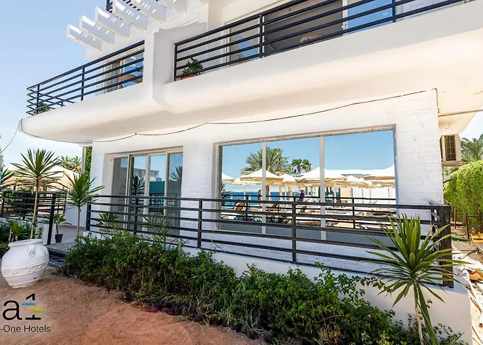 Hotel La Rosa Waves - Couple & Families Only 4*